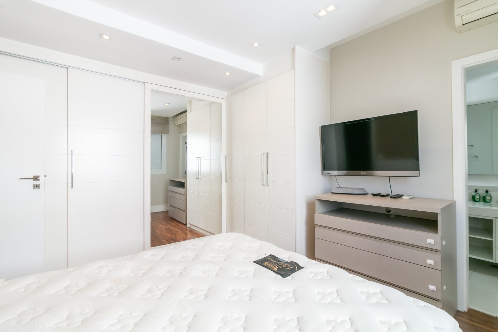Foto 15 de Apartamento 100 m² Mobiliado no Jardins, 2 Dorms, 1 Suíte, Vista Livre e 1 Vaga