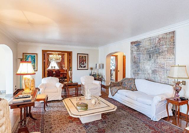 🏡 High-Standard Apartment in Jardins – Alameda Campinas, R$ 10,500,000.00
