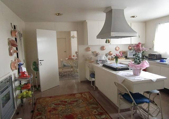 Foto 30 de 🏡 High-Standard Apartment in Jardins – Alameda Campinas, R$ 10,500,000.00