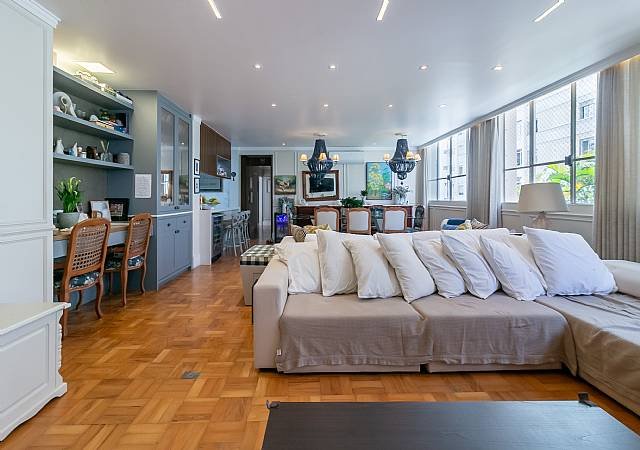 Spacious 200 m² Apartment for Sale in Jardim Paulista – 3 Bedrooms and Suite, R$ 2,890,000.00