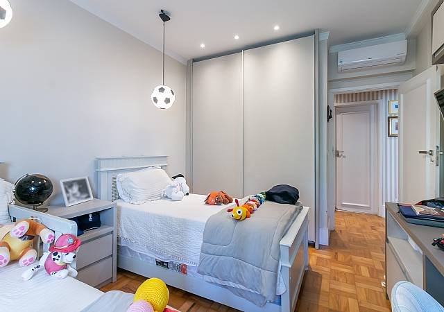 Foto 14 de Apartamento Espaçoso de 200m² à Venda no Jardim Paulista – 3 Dorms e Suíte, R$ 2.890.000,00