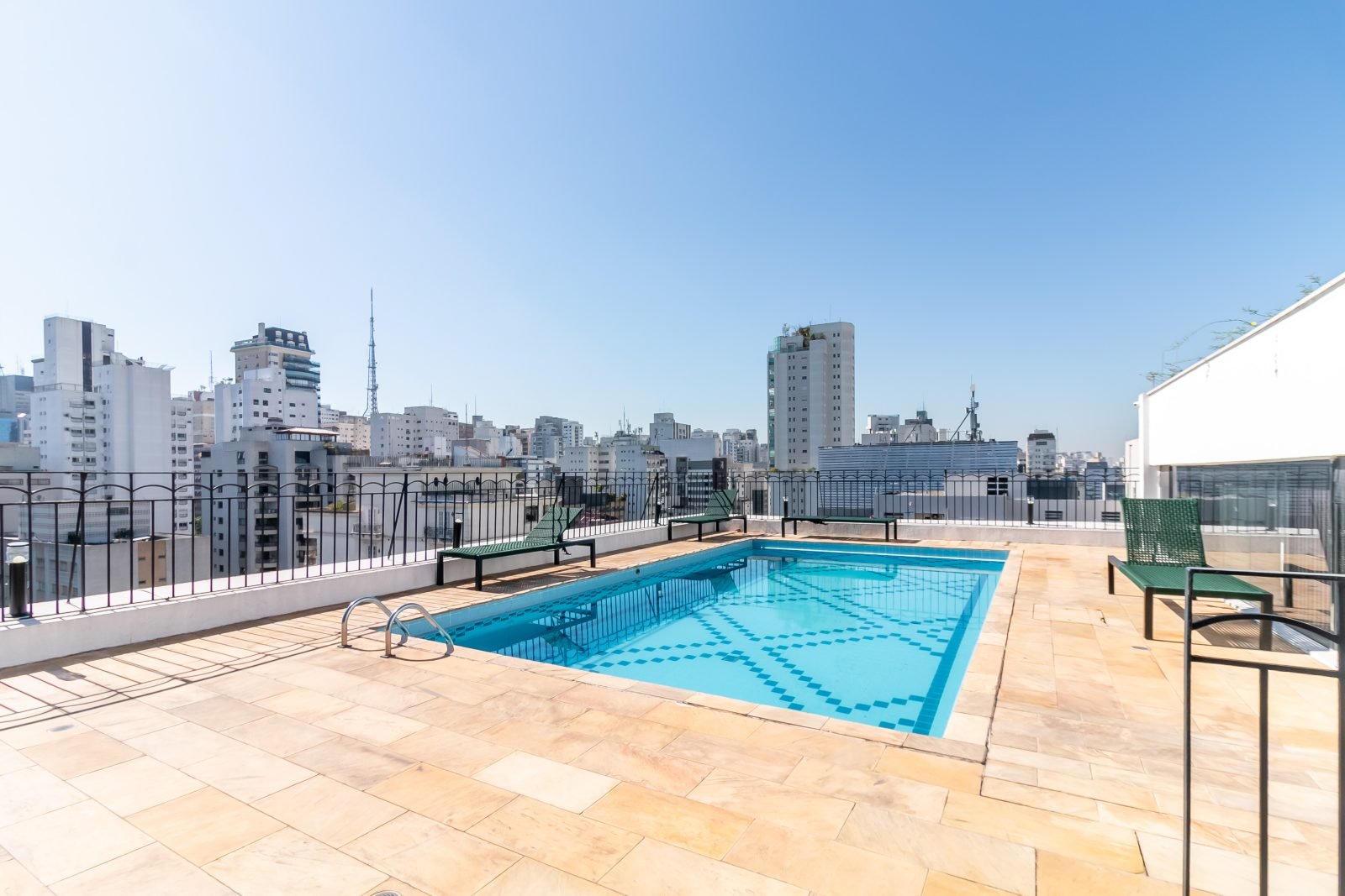 Foto 29 de Apartamento Mobiliado no Jardim Paulista, 40 m², 2 Quartos, Piscina e Ótima Localização