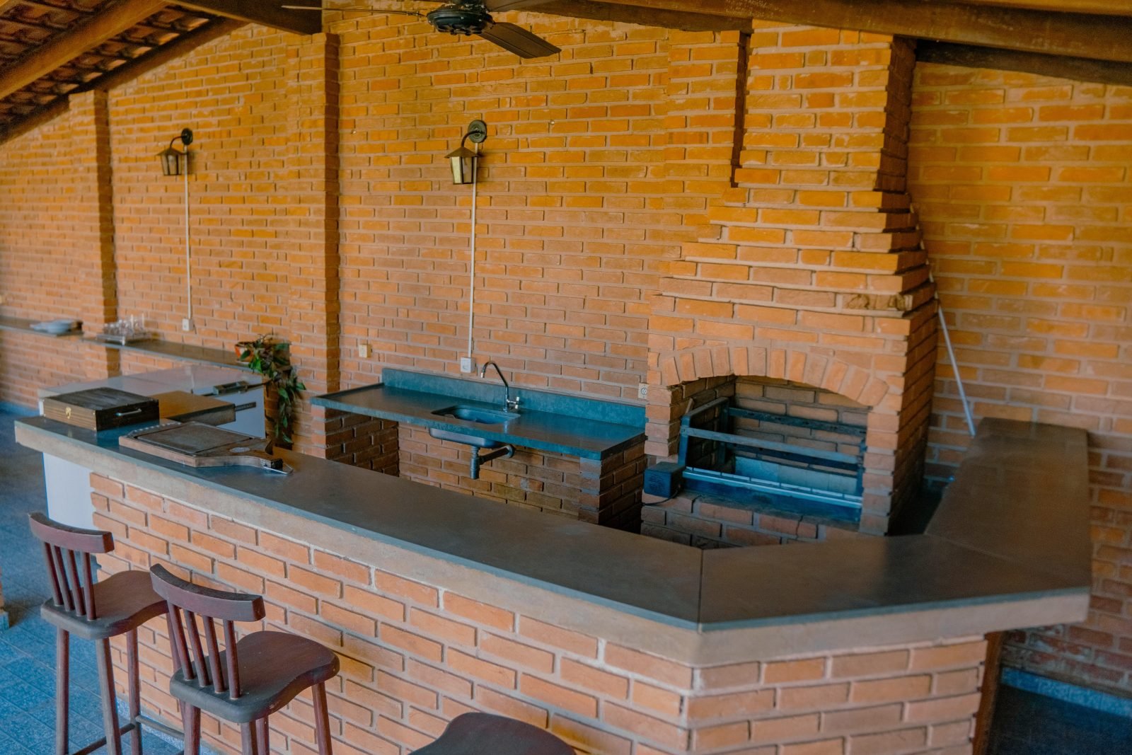 Foto 9 de Casa de Alto Padrão à Venda de Frente para a Represa de Avaré | 2.000 m² de Terreno | 4 Dormitórios