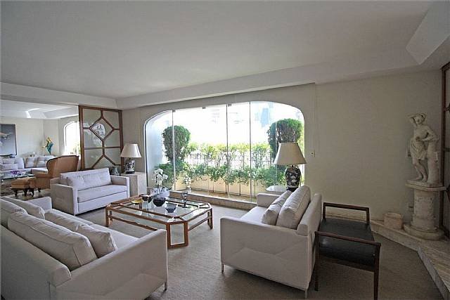 Foto 5 de Apartment for sale in Jardins with 276 m², 4 bedrooms, 2 suites, 3 parking spaces, R$ 3,155,000.00